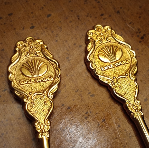 Daewoo Gold Tone Spoons set of two - Picture 2 of 4